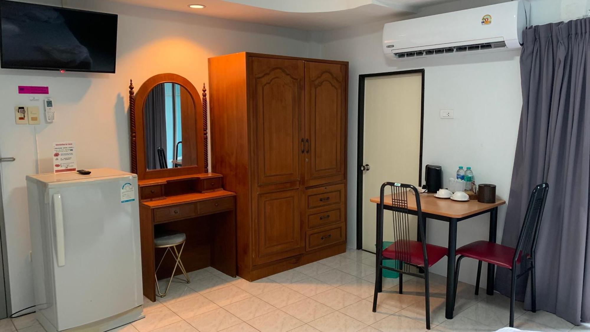 Kamalaburi Guesthouse Buitenkant foto